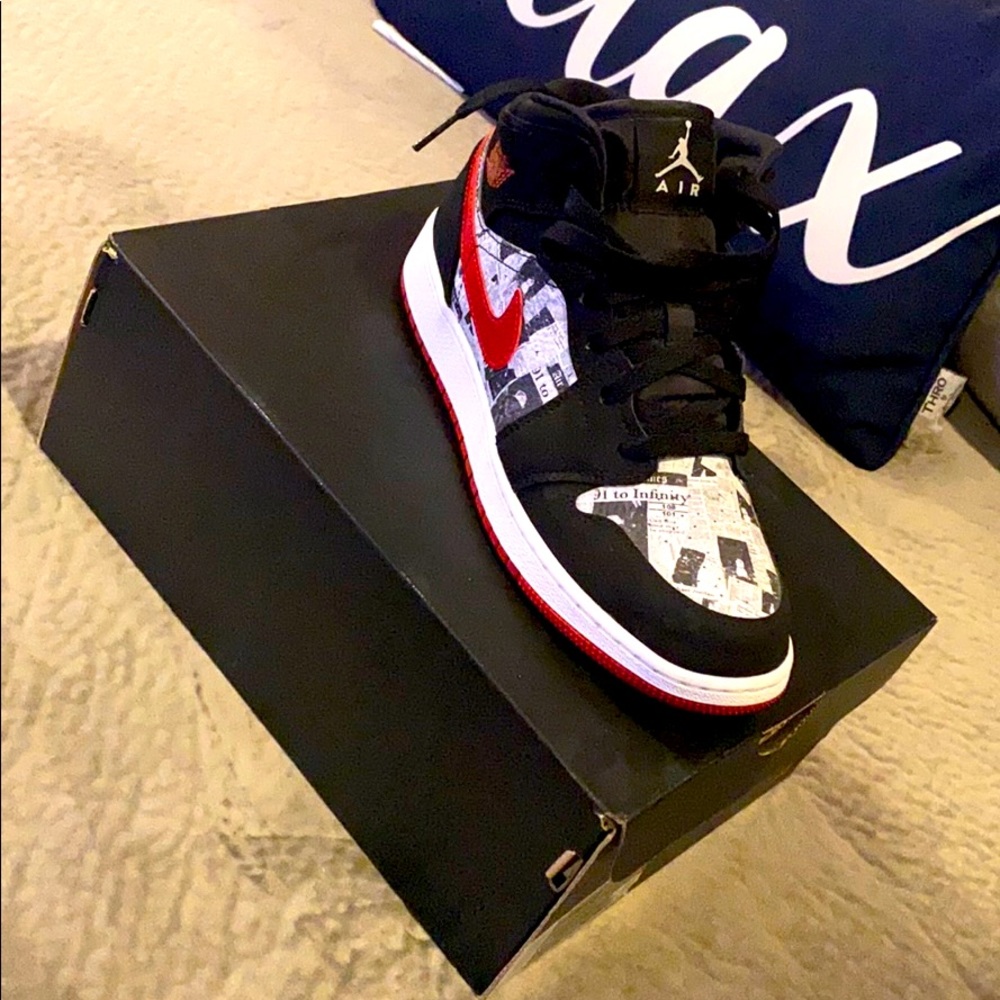 Sneakers